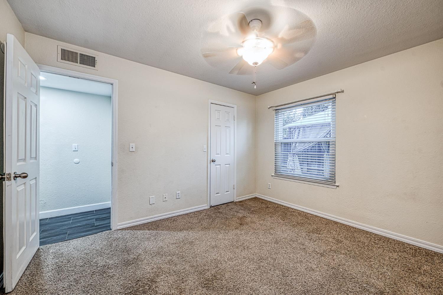 1294 E Loma Linda Ave, Fresno, CA 93720