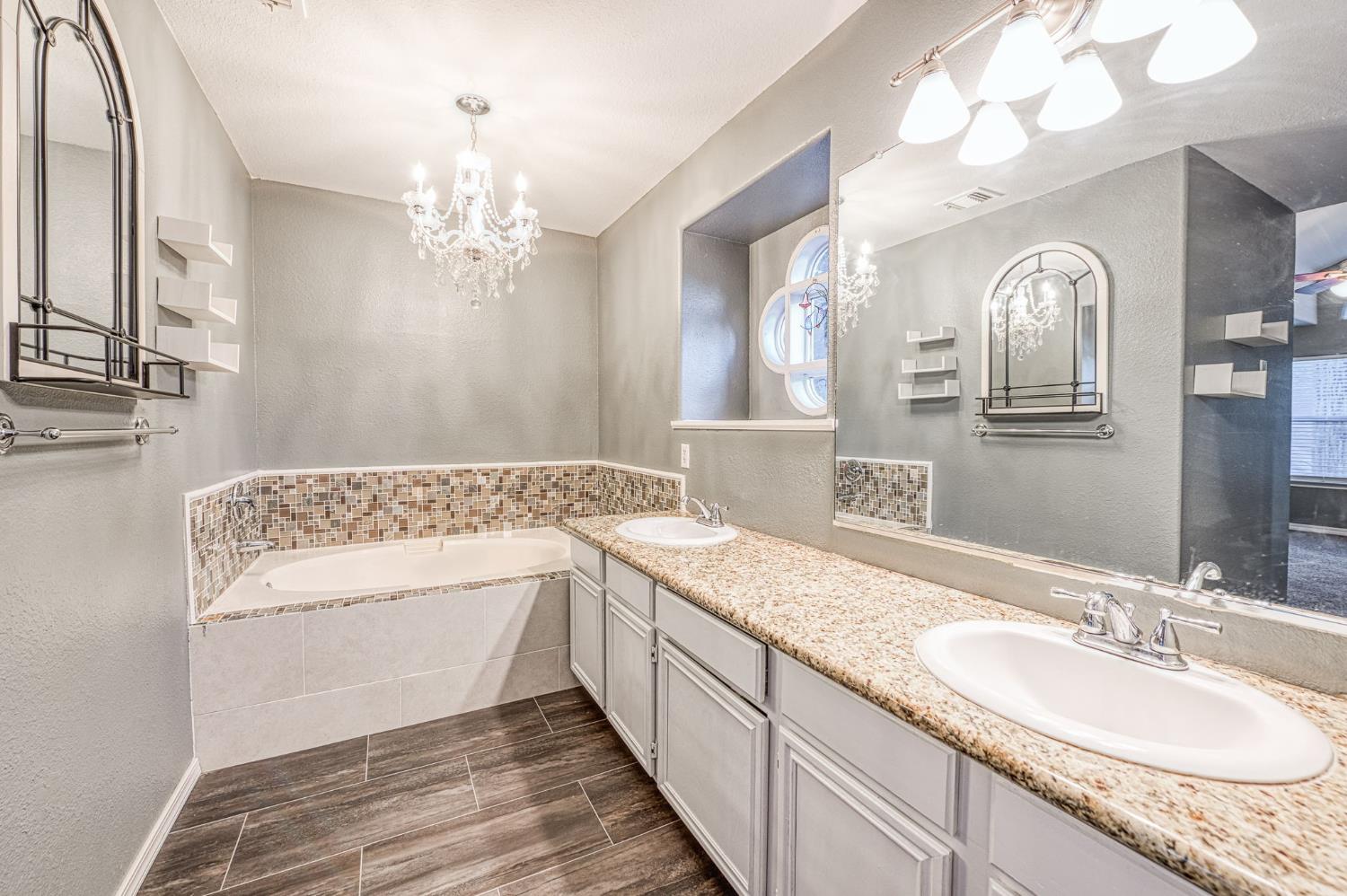 1294 E Loma Linda Ave, Fresno, CA 93720