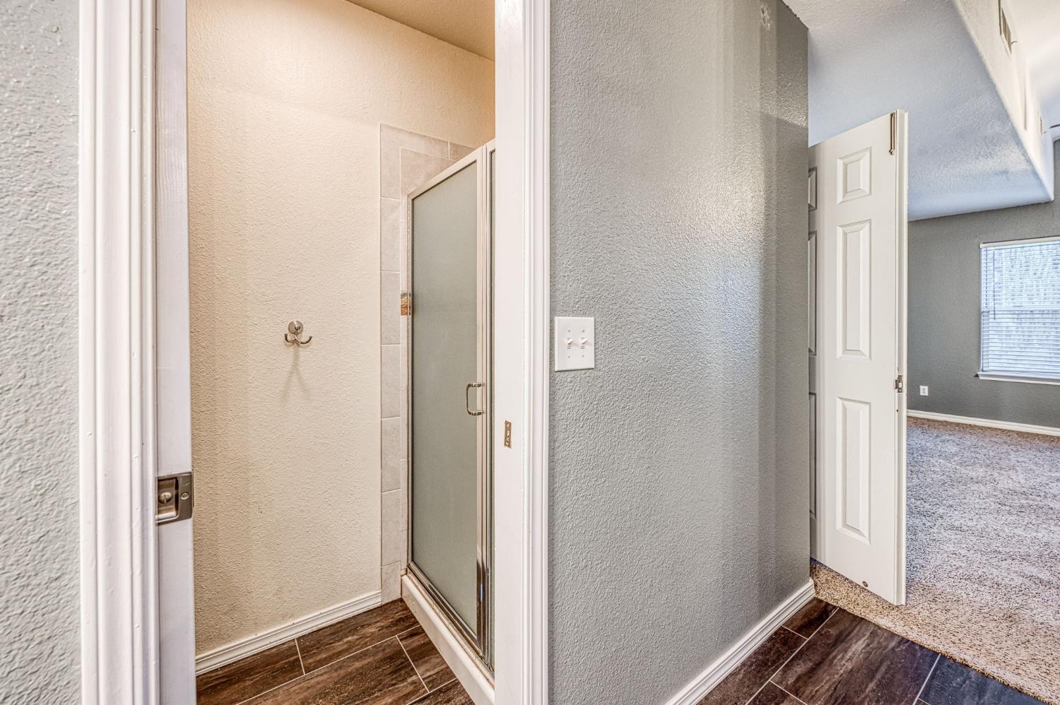 1294 E Loma Linda Ave, Fresno, CA 93720