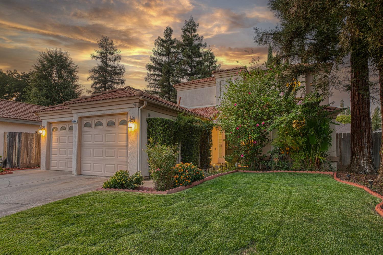 1294 E Loma Linda Ave, Fresno, CA 93720