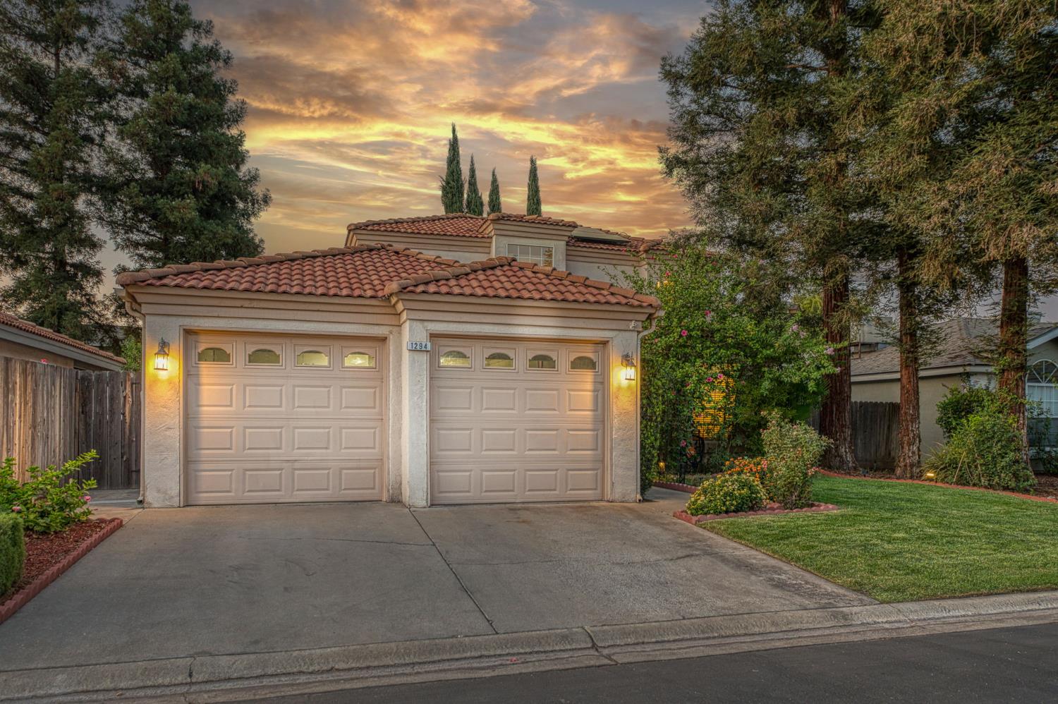 1294 E Loma Linda Ave, Fresno, CA 93720
