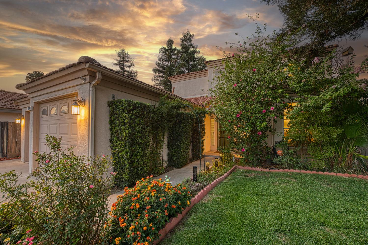 1294 E Loma Linda Ave, Fresno, CA 93720