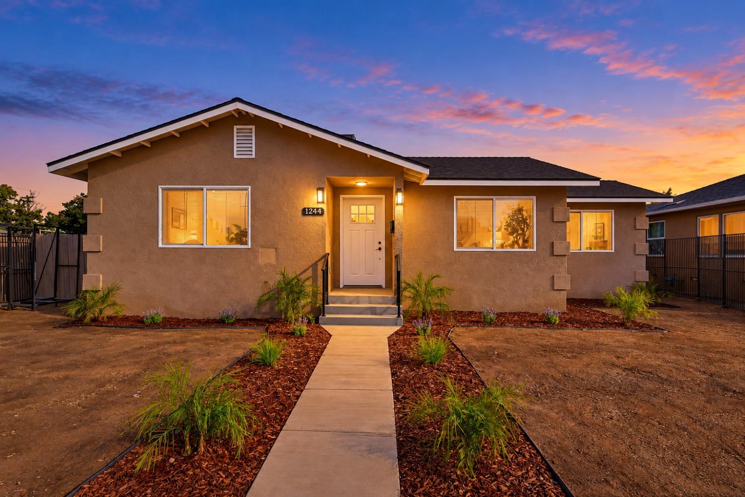 1244 W Pontiac Way, Fresno, CA 93705