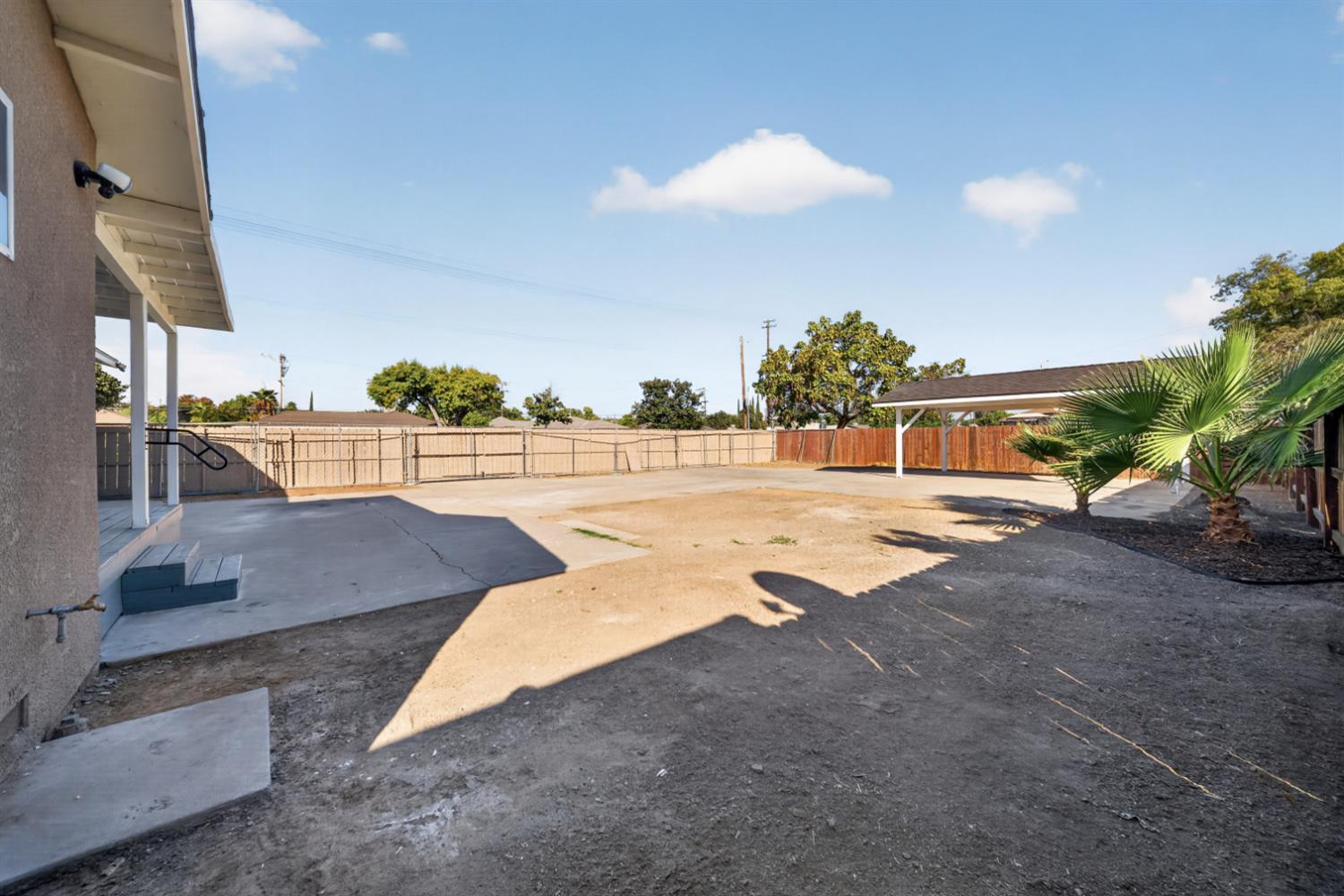 1244 W Pontiac Way, Fresno, CA 93705