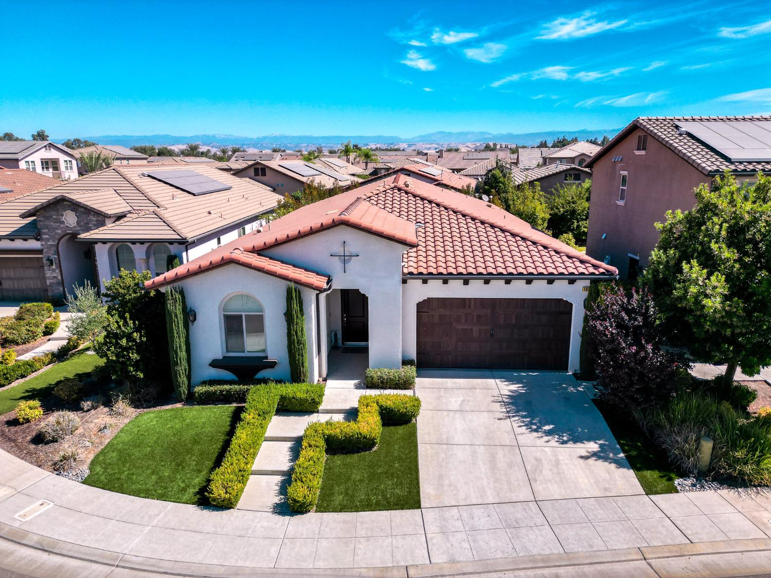 1924 E Via Fiore Ave, Fresno, CA 93730
