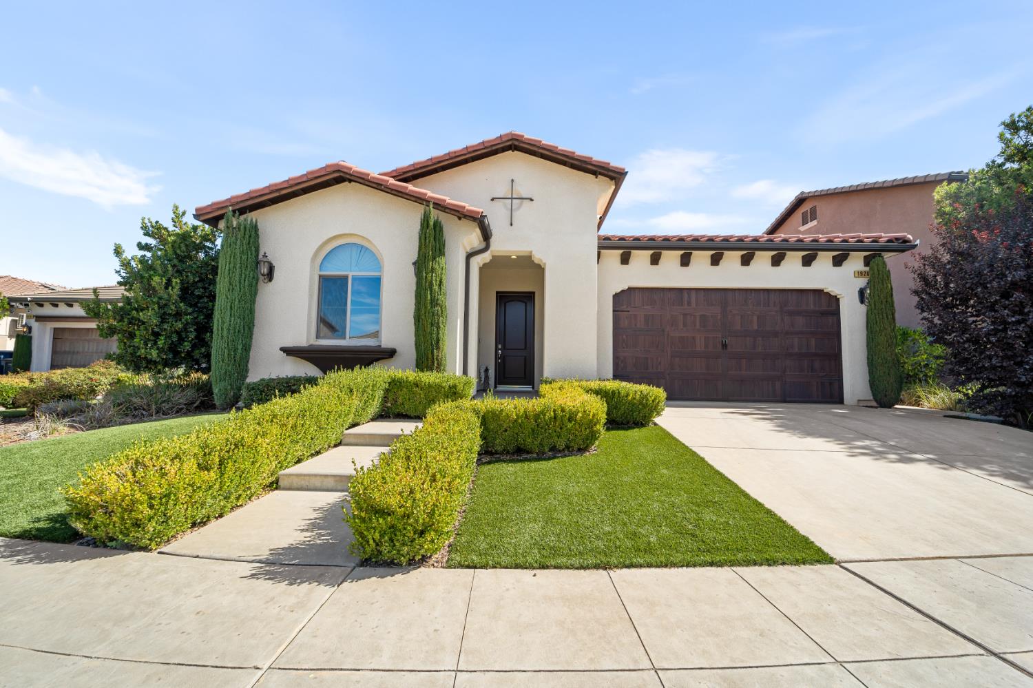 1924 E Via Fiore Ave, Fresno, CA 93730