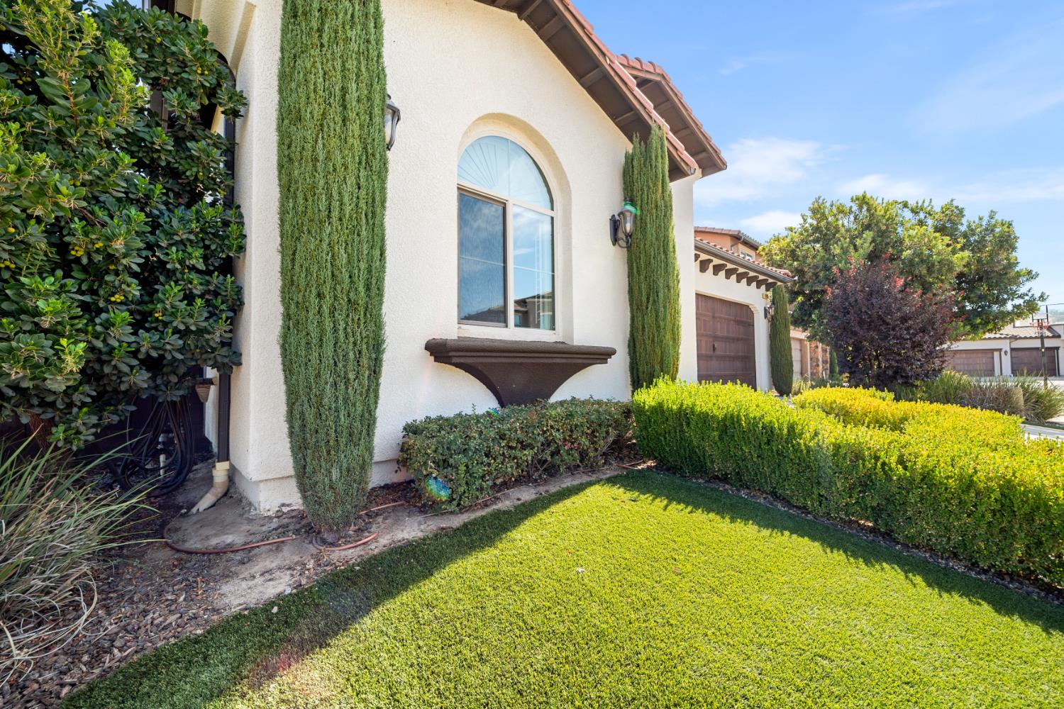 1924 E Via Fiore Ave, Fresno, CA 93730