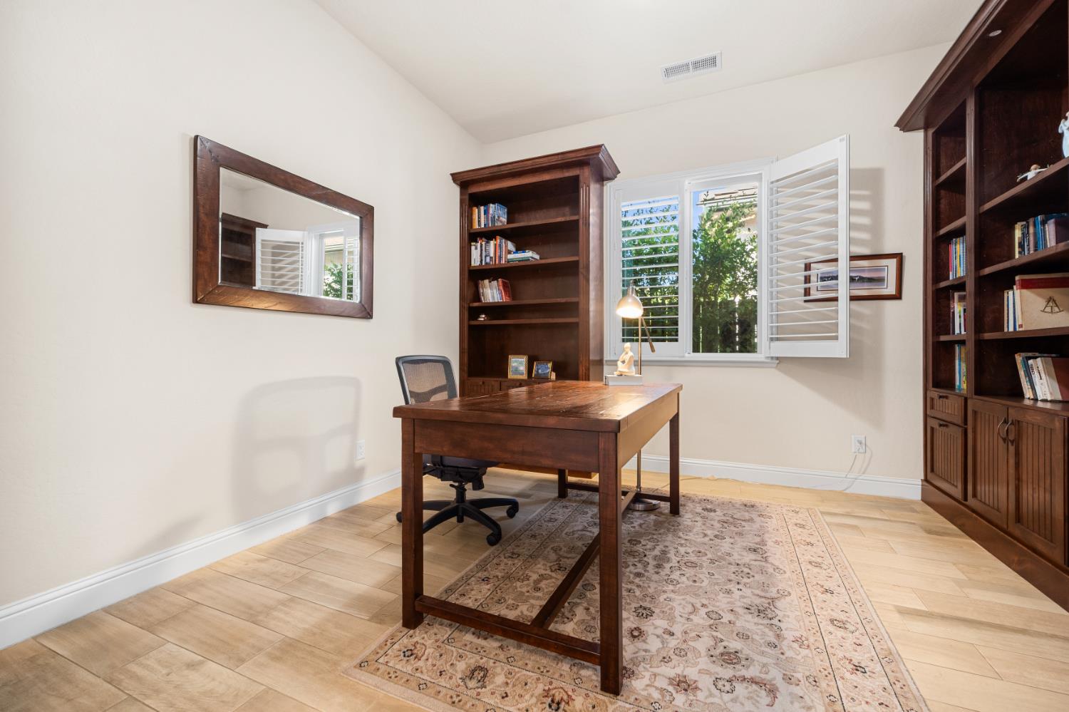 1924 E Via Fiore Ave, Fresno, CA 93730