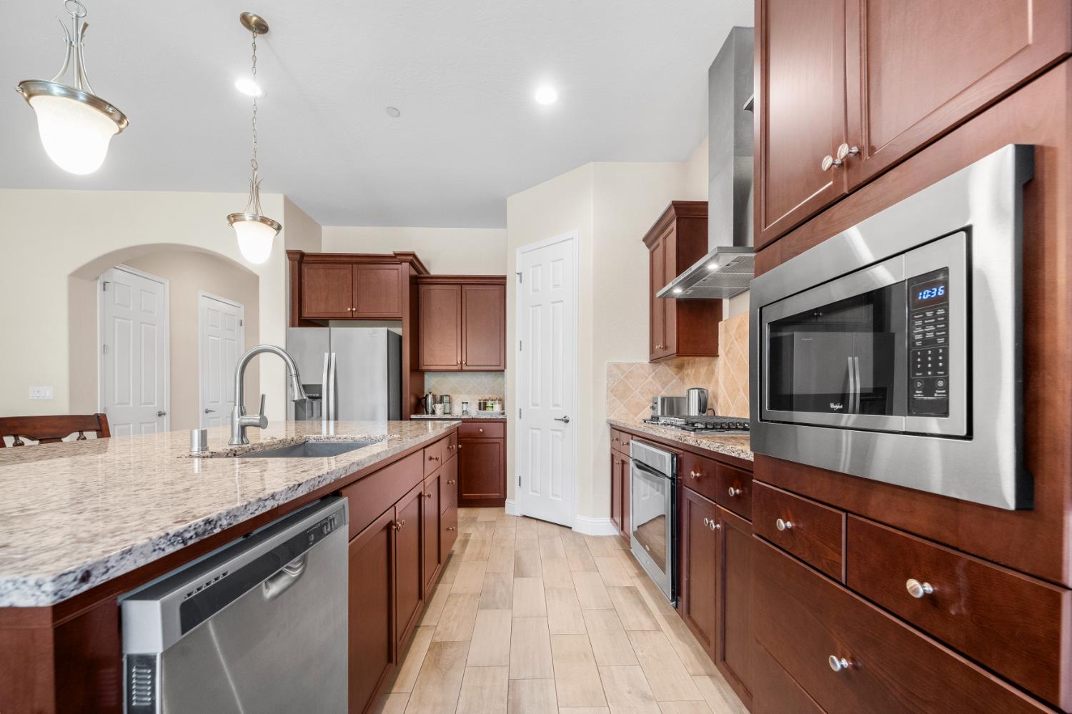 1924 E Via Fiore Ave, Fresno, CA 93730
