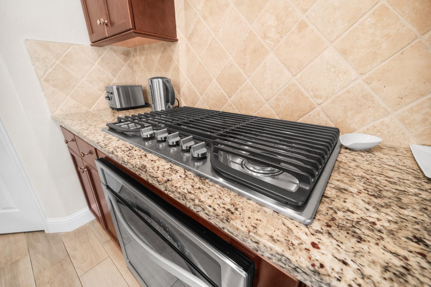 1924 E Via Fiore Ave, Fresno, CA 93730