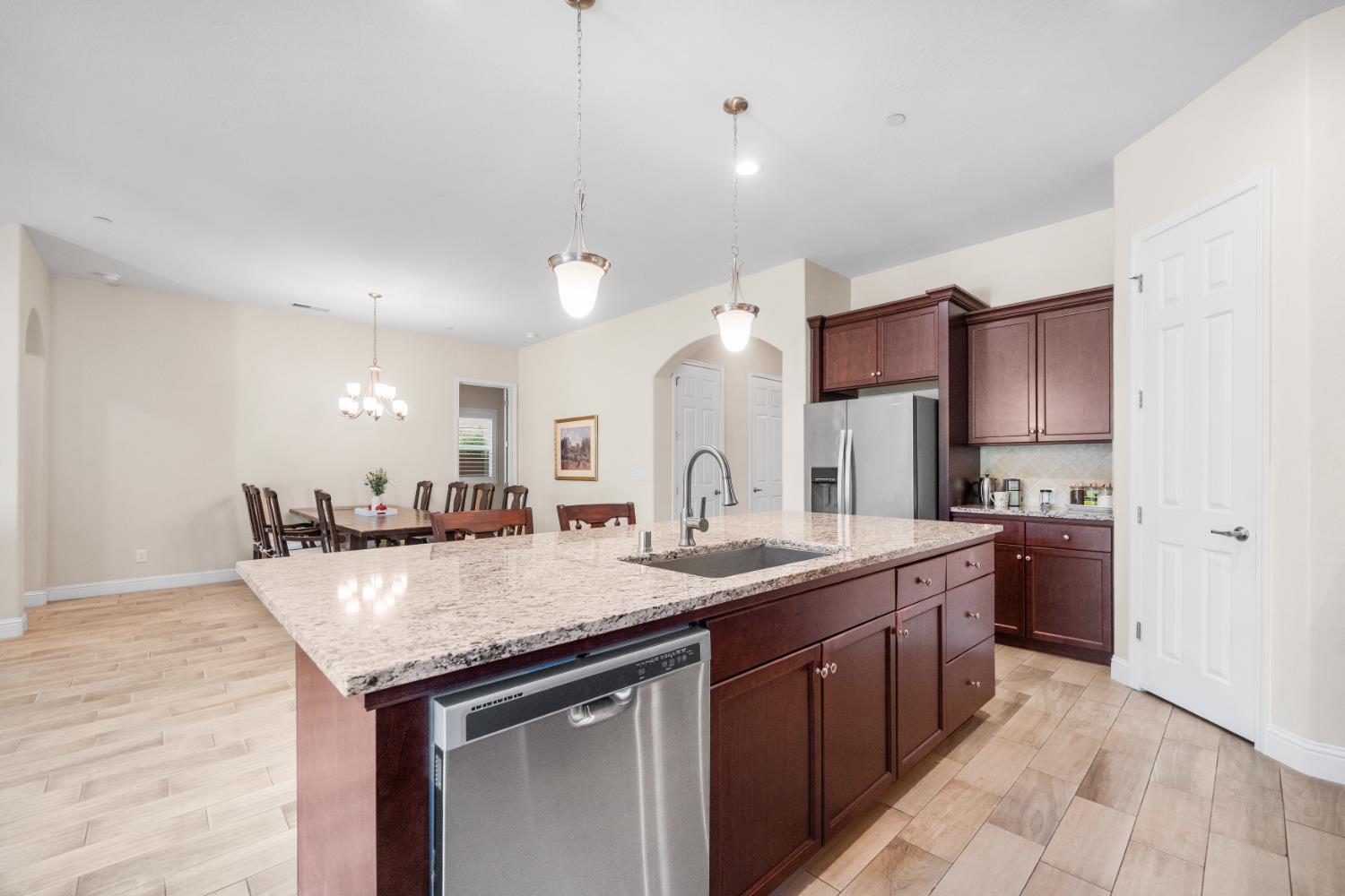 1924 E Via Fiore Ave, Fresno, CA 93730