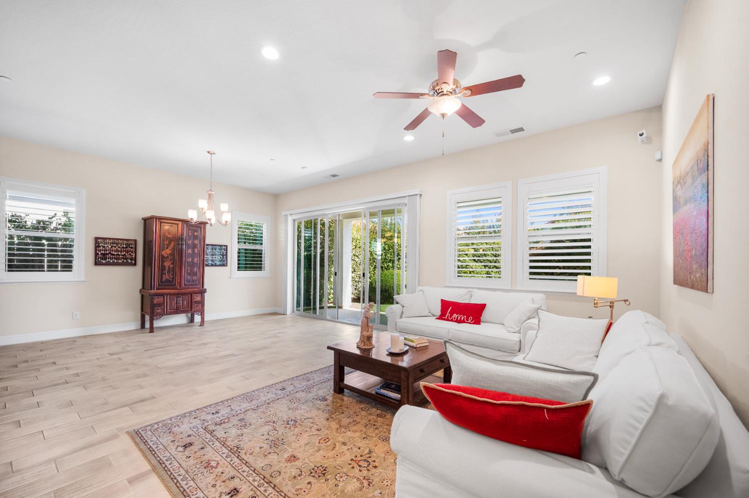 1924 E Via Fiore Ave, Fresno, CA 93730