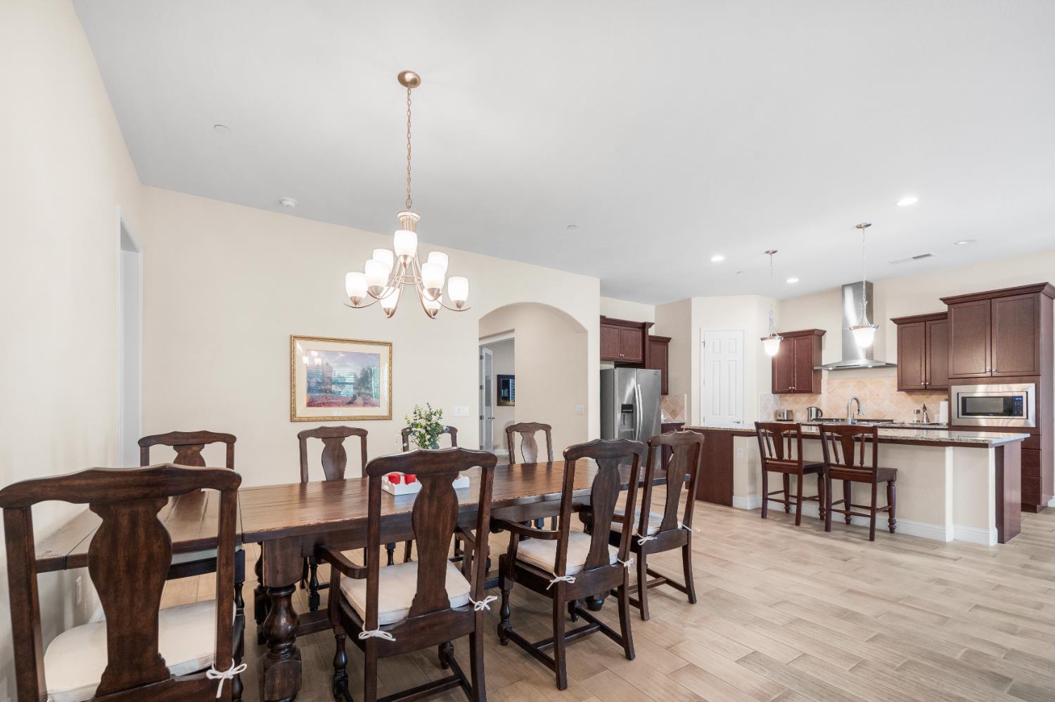 1924 E Via Fiore Ave, Fresno, CA 93730