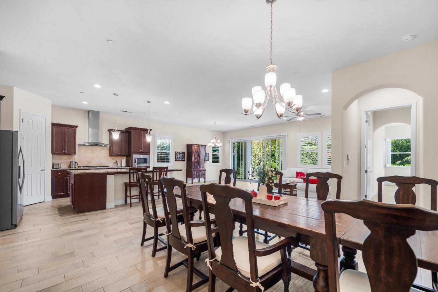1924 E Via Fiore Ave, Fresno, CA 93730