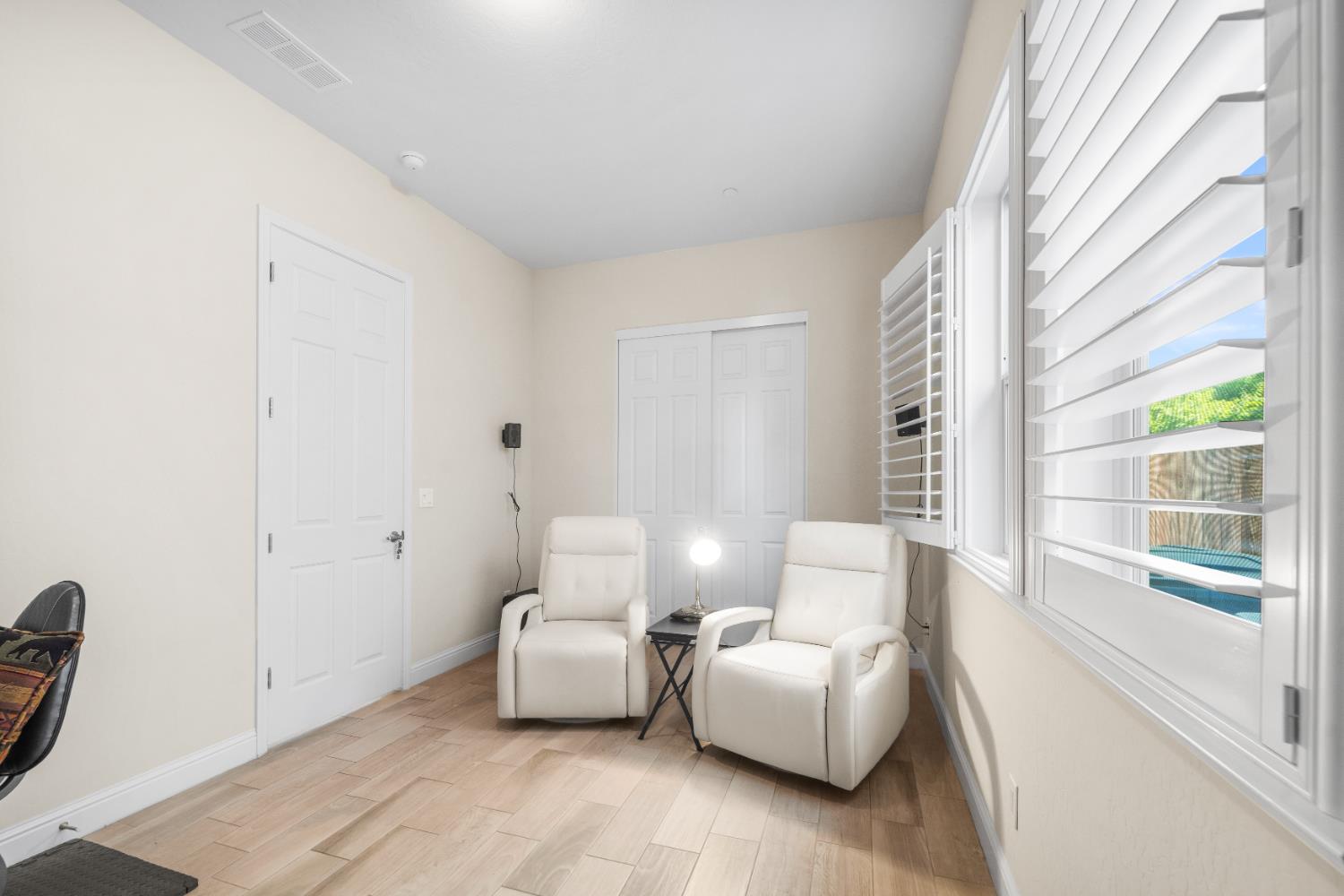 1924 E Via Fiore Ave, Fresno, CA 93730