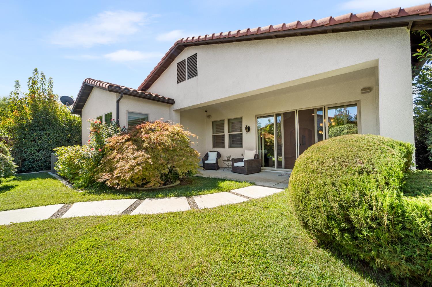 1924 E Via Fiore Ave, Fresno, CA 93730