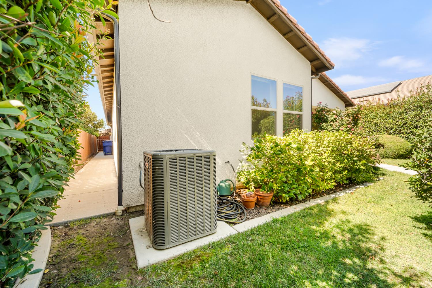 1924 E Via Fiore Ave, Fresno, CA 93730