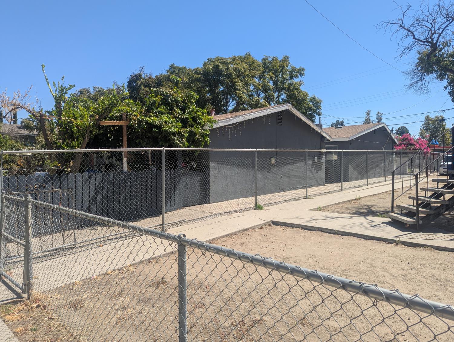 2720 26 E Grant Ave, Fresno, CA 93701
