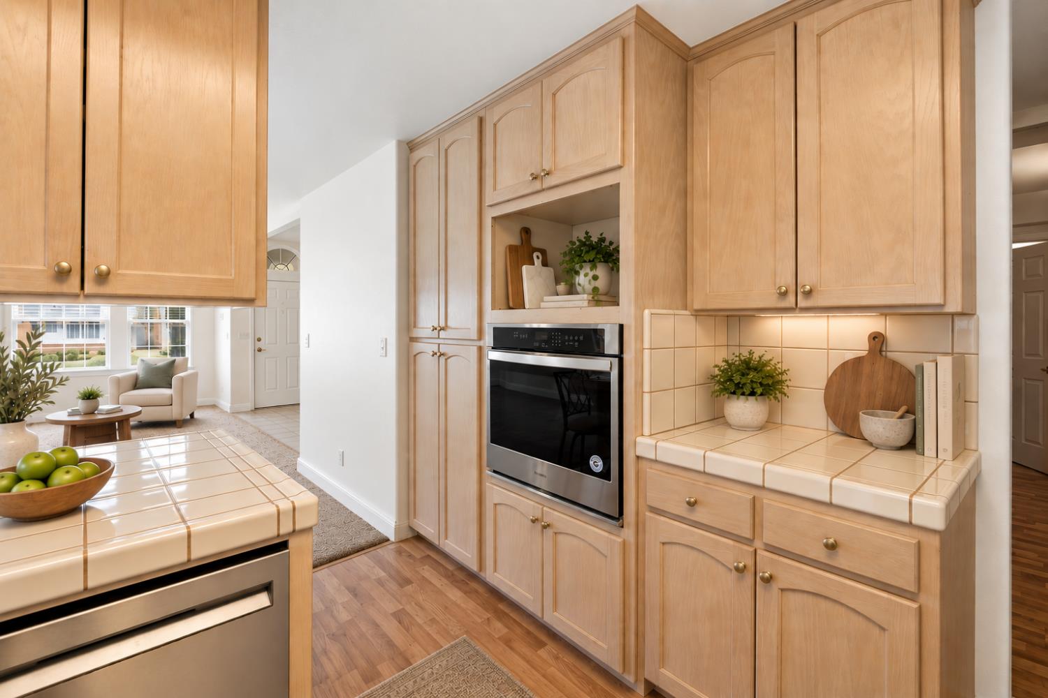 1727 E Morningstar Ln, Fresno, CA 93720