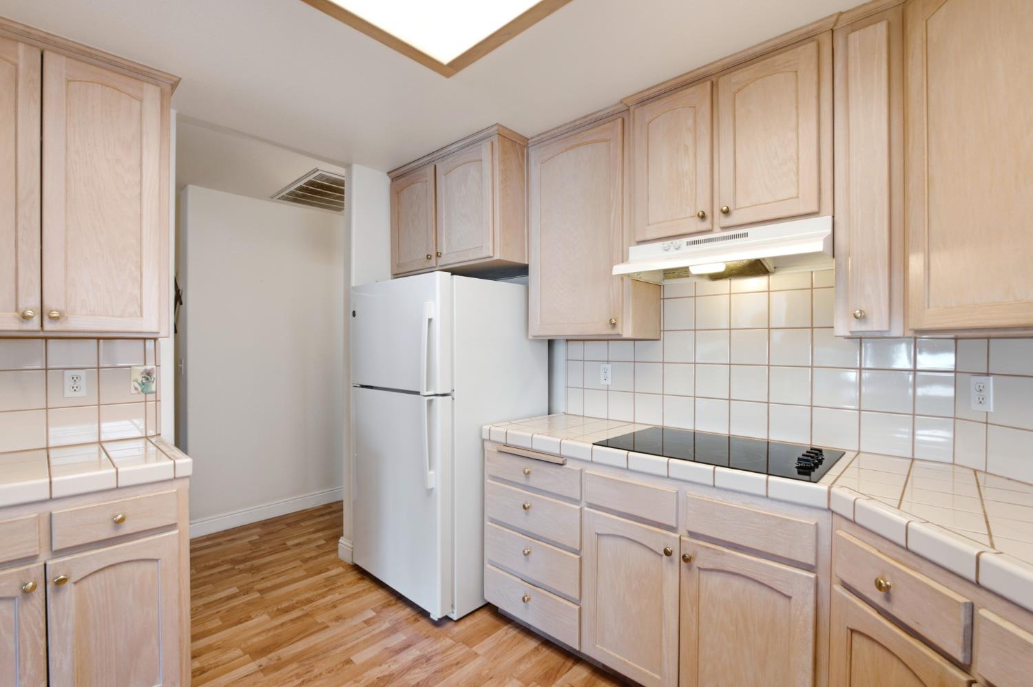 1727 E Morningstar Ln, Fresno, CA 93720