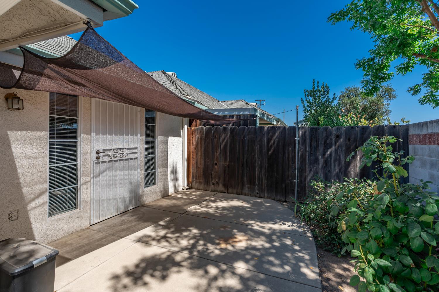 1727 E Morningstar Ln, Fresno, CA 93720