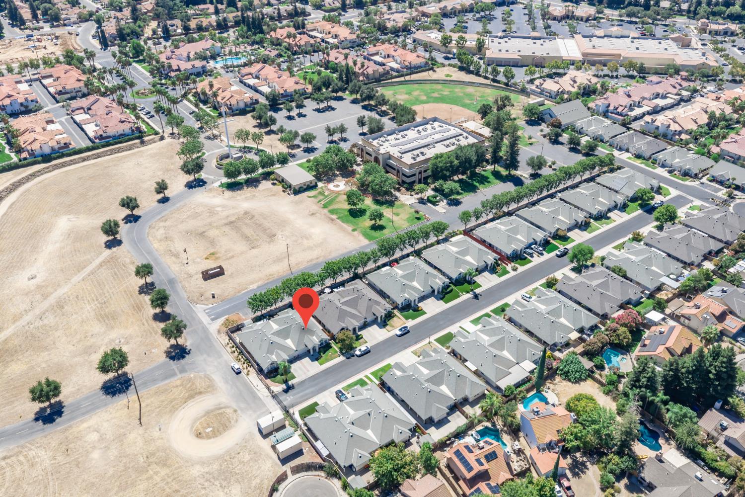 1727 E Morningstar Ln, Fresno, CA 93720