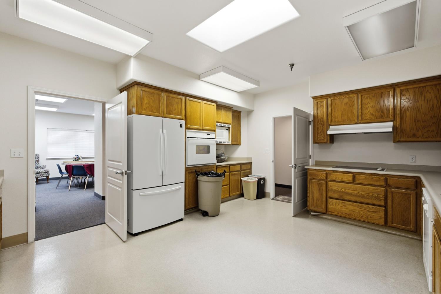 1727 E Morningstar Ln, Fresno, CA 93720