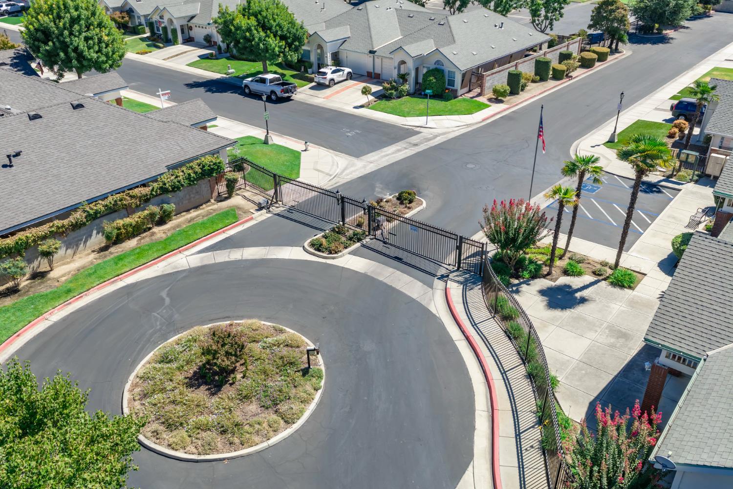 1727 E Morningstar Ln, Fresno, CA 93720