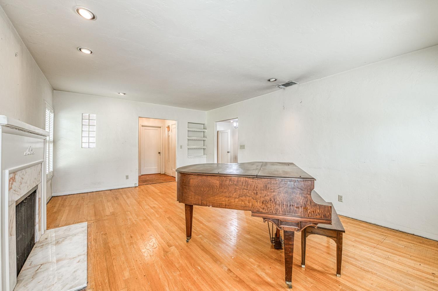 4804 N Arcade Ave, Fresno, CA 93704