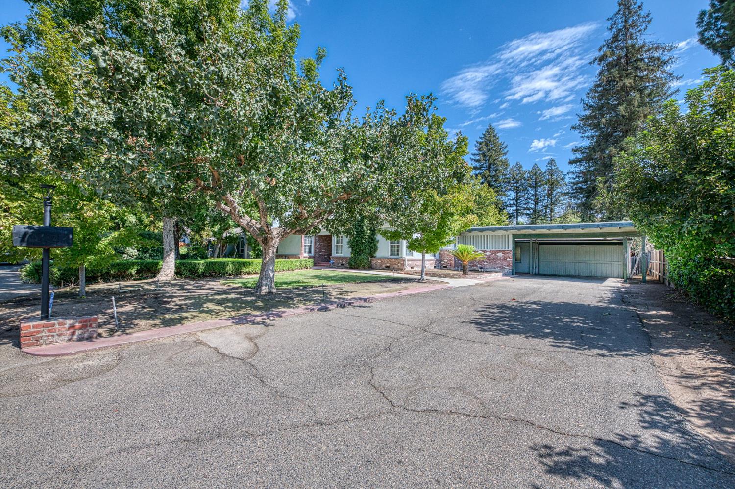 4804 N Arcade Ave, Fresno, CA 93704