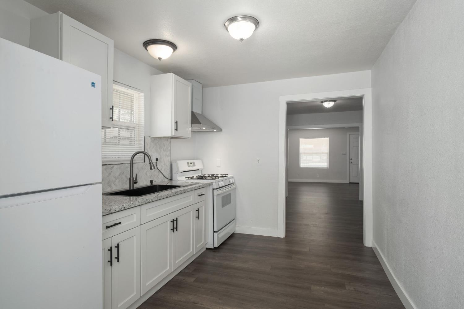 3107 E Belmont Ave, Fresno, CA 93702