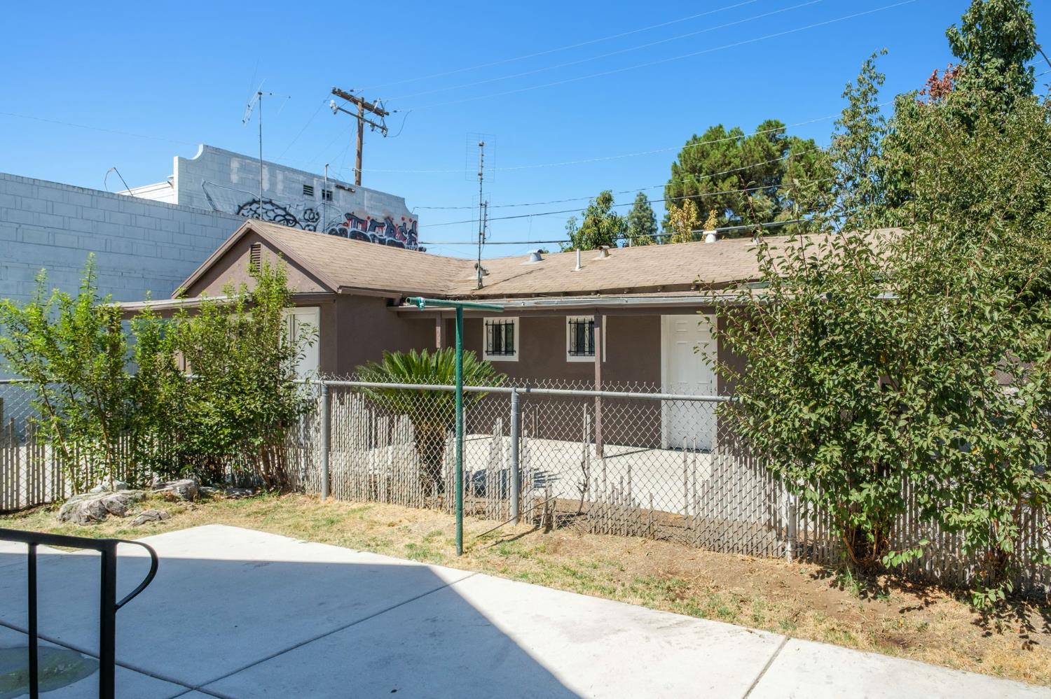 3107 E Belmont Ave, Fresno, CA 93702