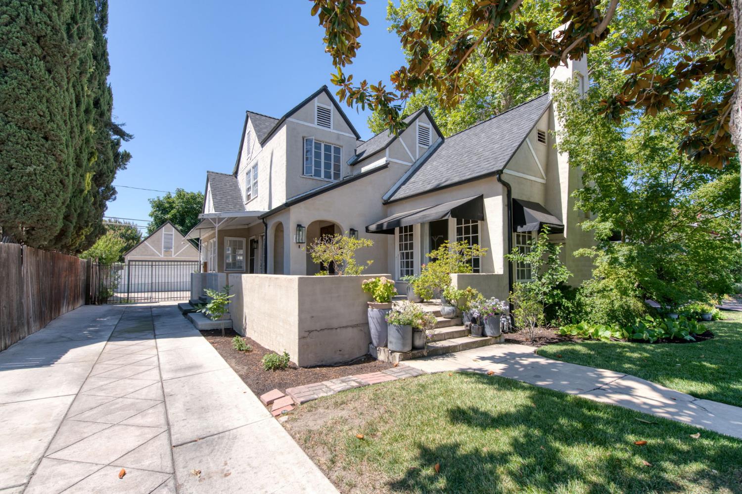 544 E Clinton, Fresno, CA 93704