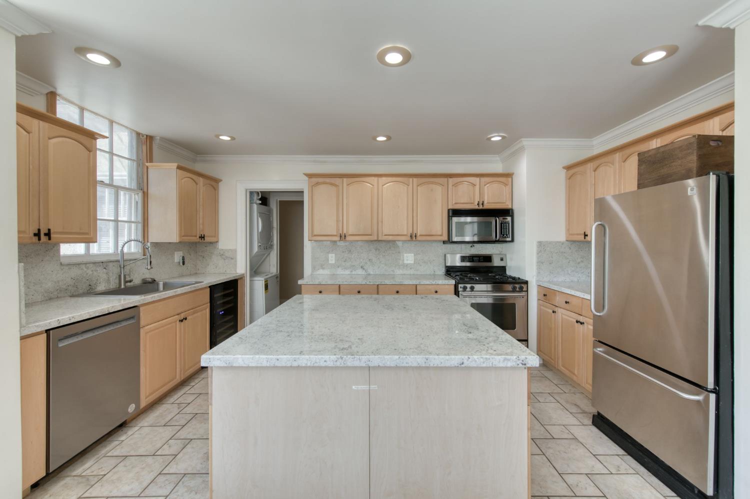 544 E Clinton, Fresno, CA 93704