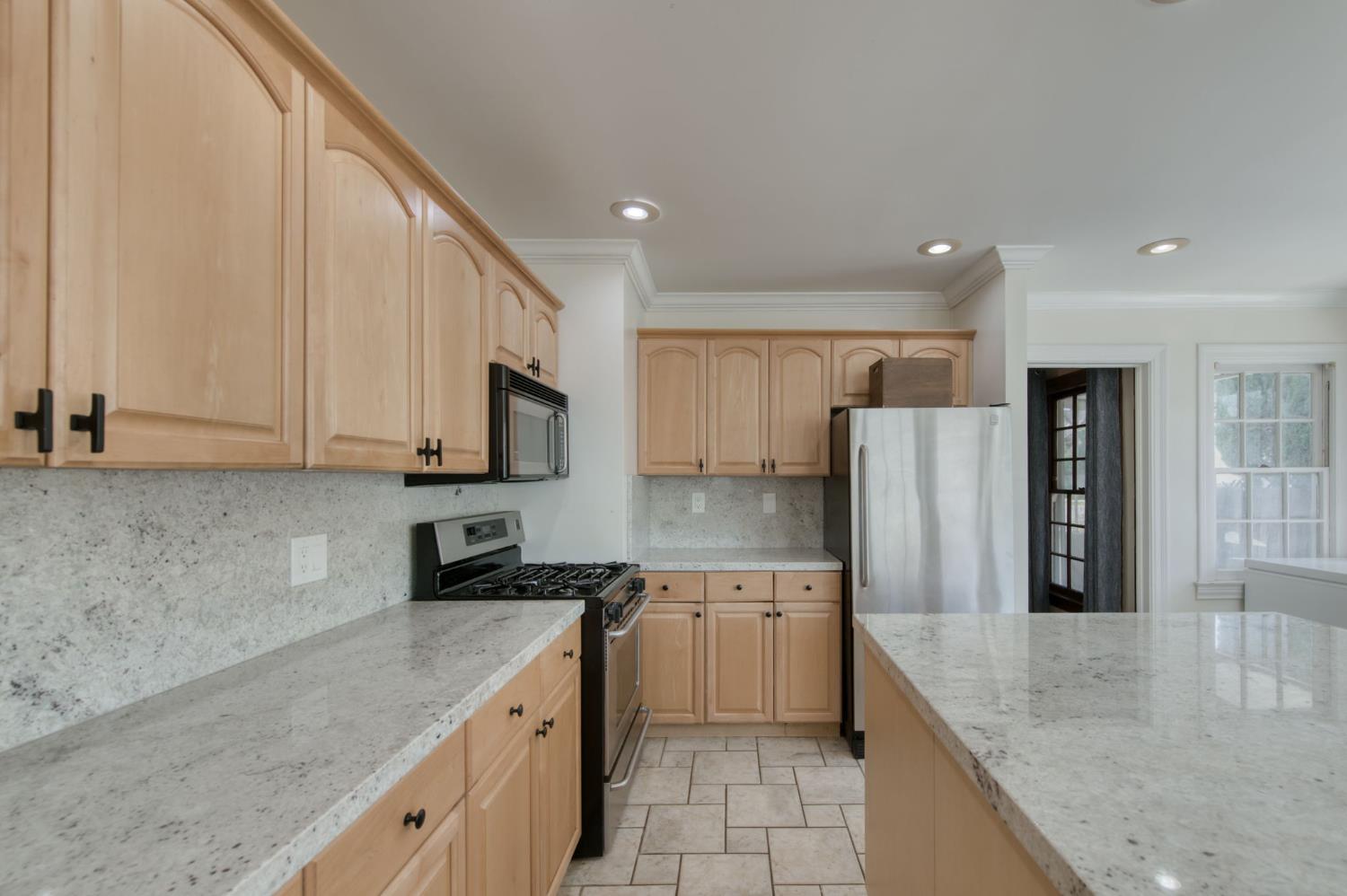 544 E Clinton, Fresno, CA 93704