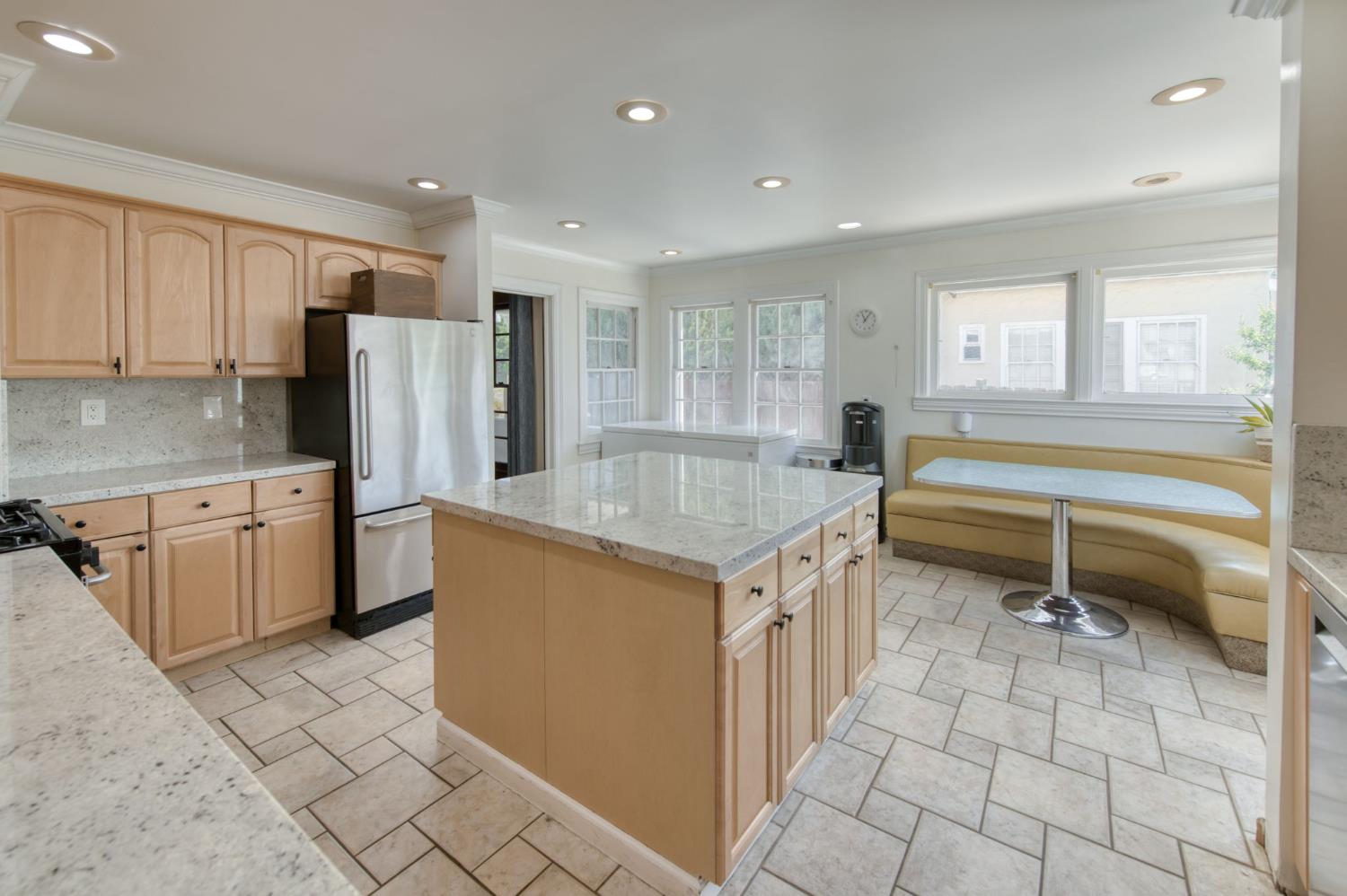 544 E Clinton, Fresno, CA 93704