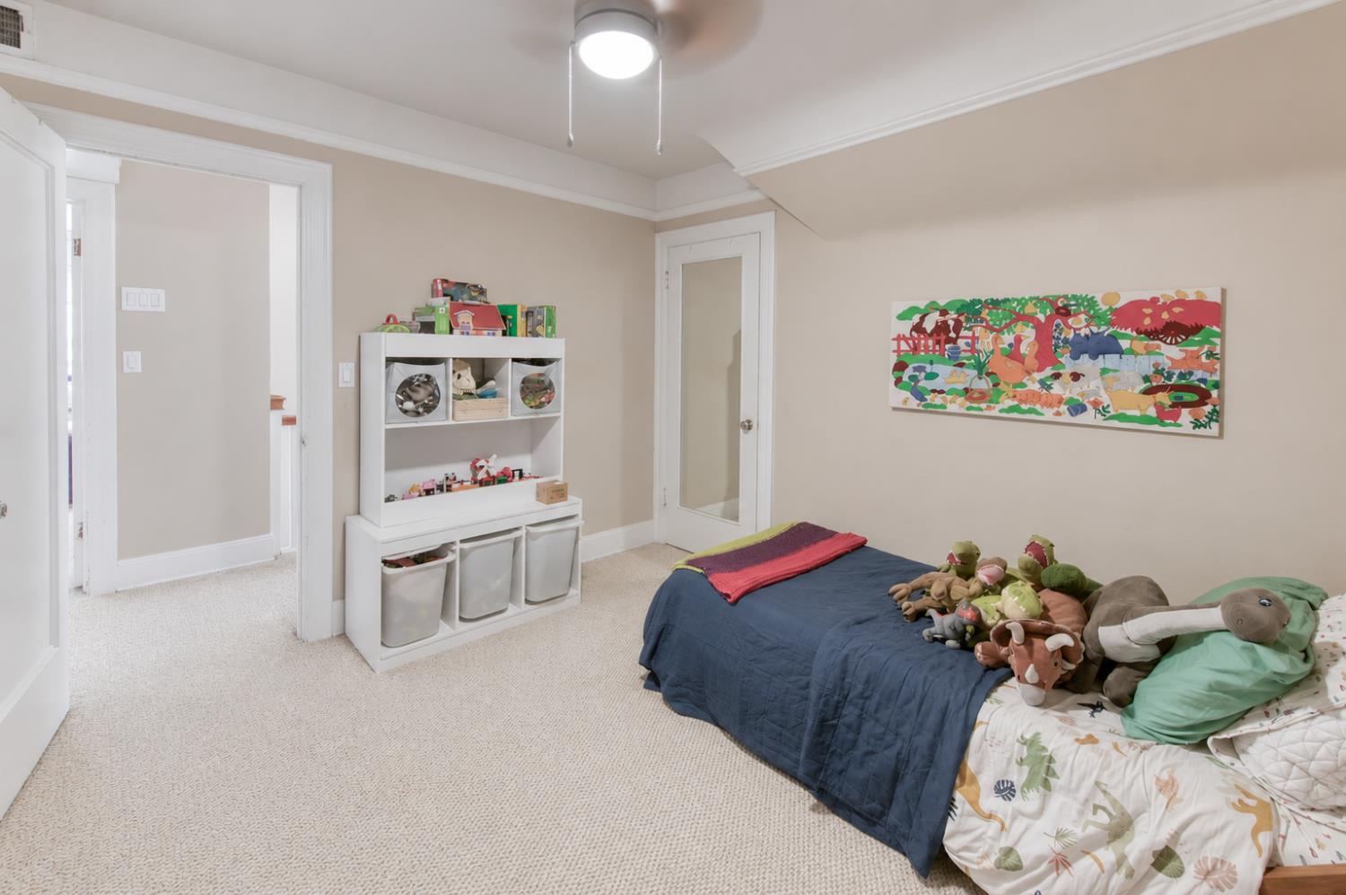 544 E Clinton, Fresno, CA 93704
