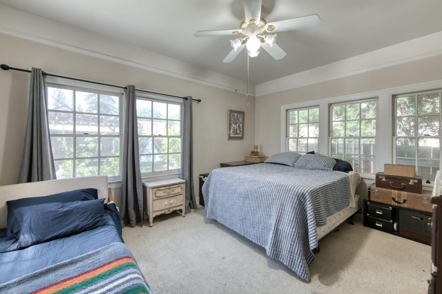 544 E Clinton, Fresno, CA 93704