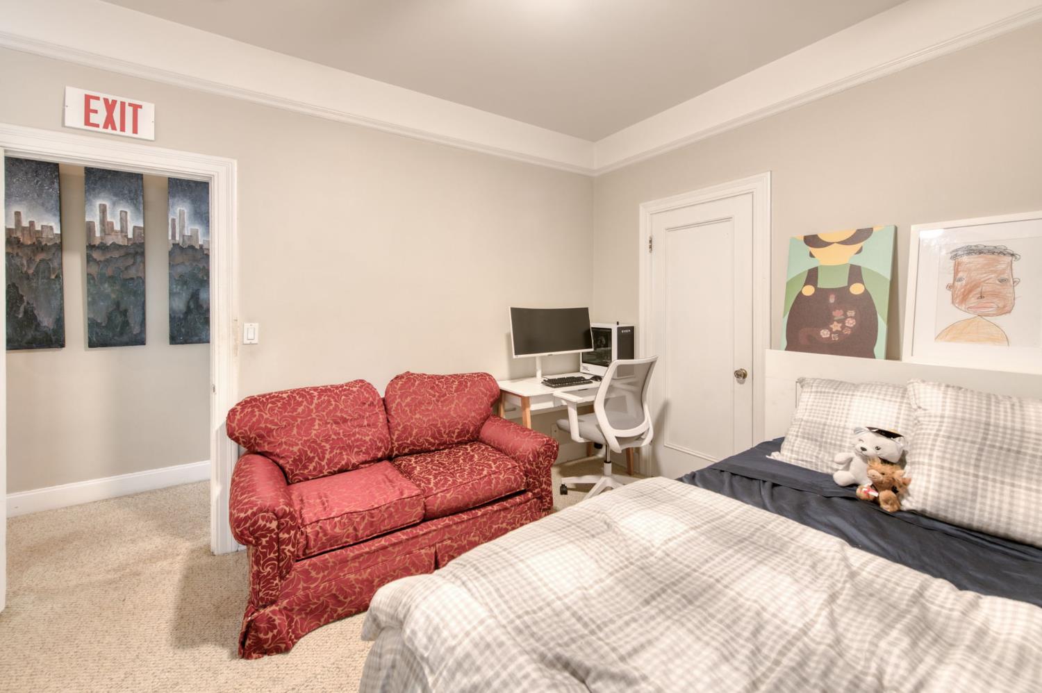 544 E Clinton, Fresno, CA 93704