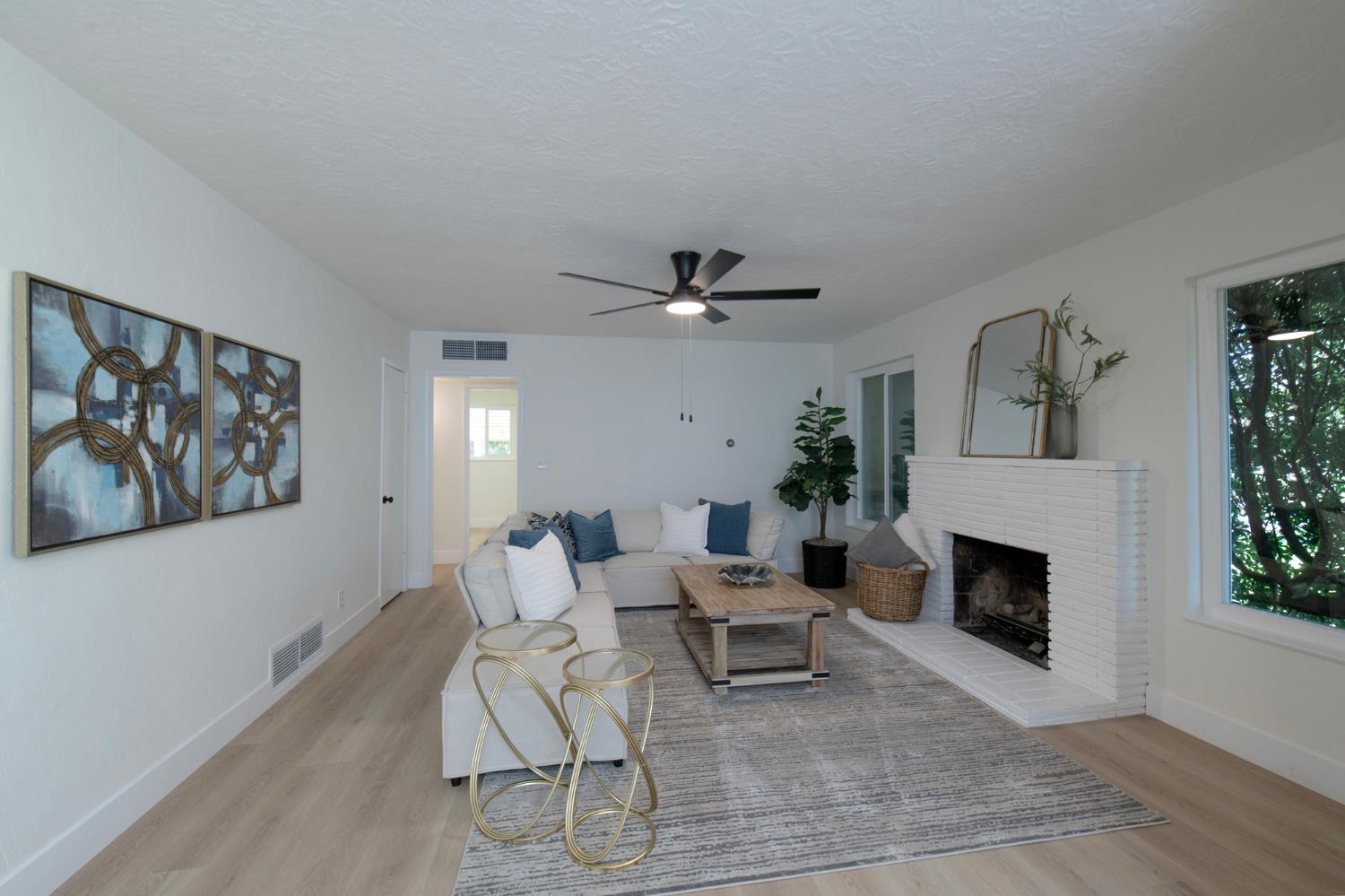 5494 E Dakota Ave, Fresno, CA 93727