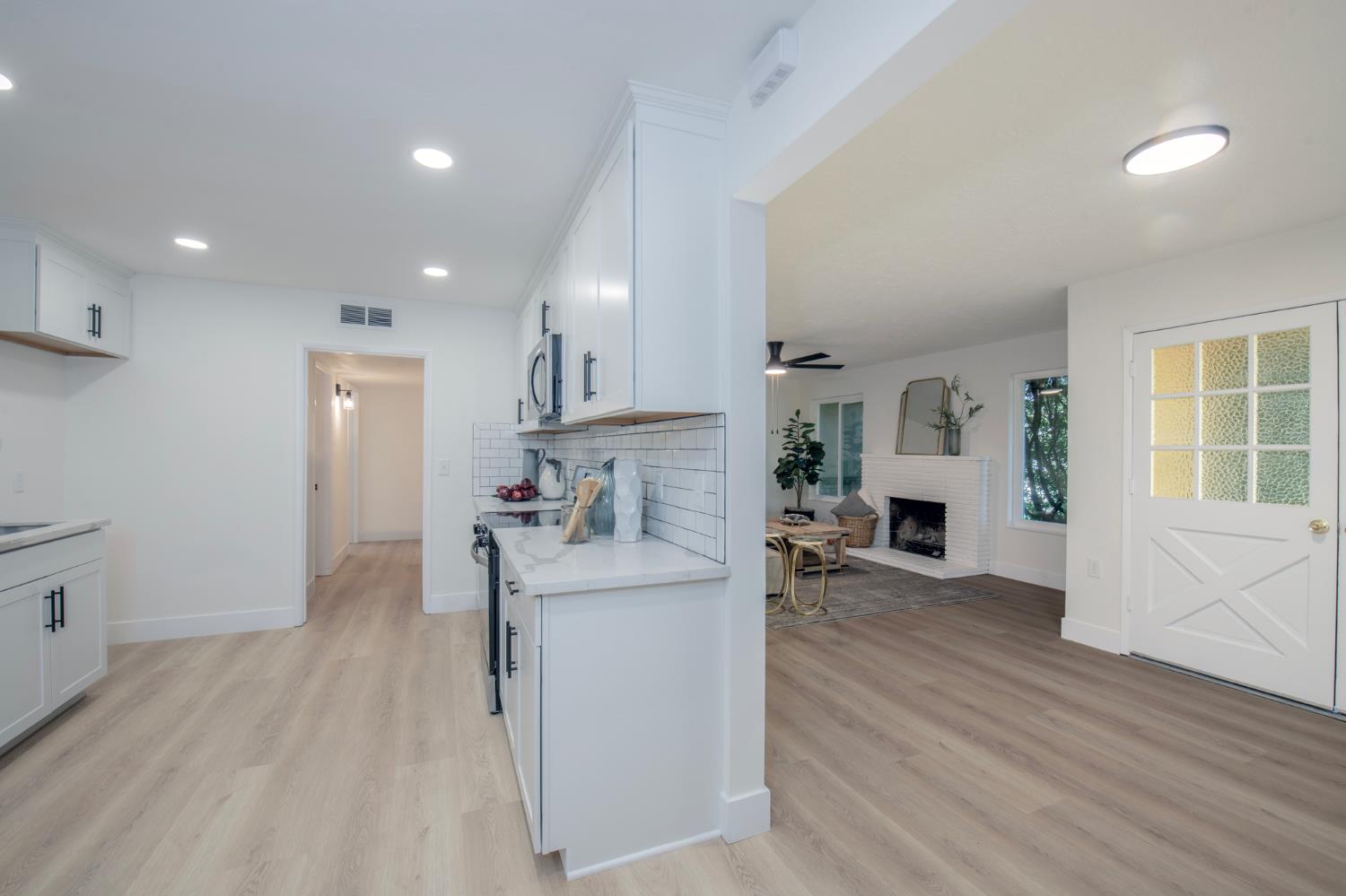 5494 E Dakota Ave, Fresno, CA 93727