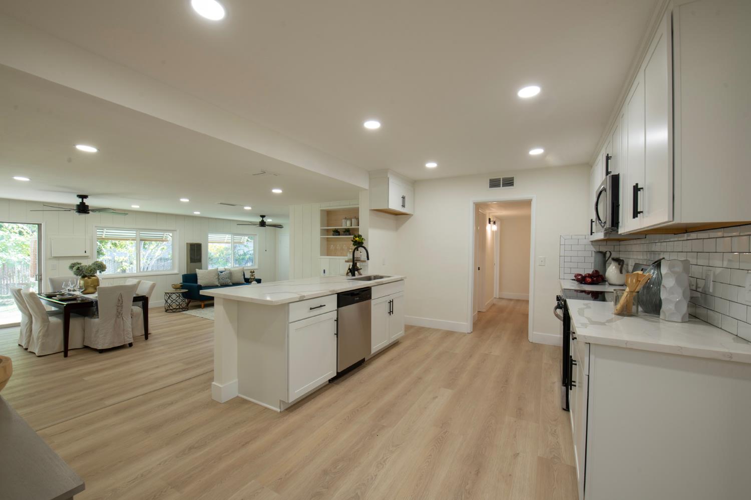 5494 E Dakota Ave, Fresno, CA 93727