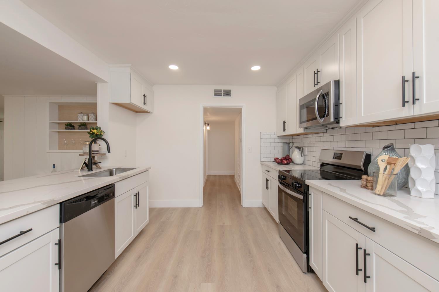 5494 E Dakota Ave, Fresno, CA 93727