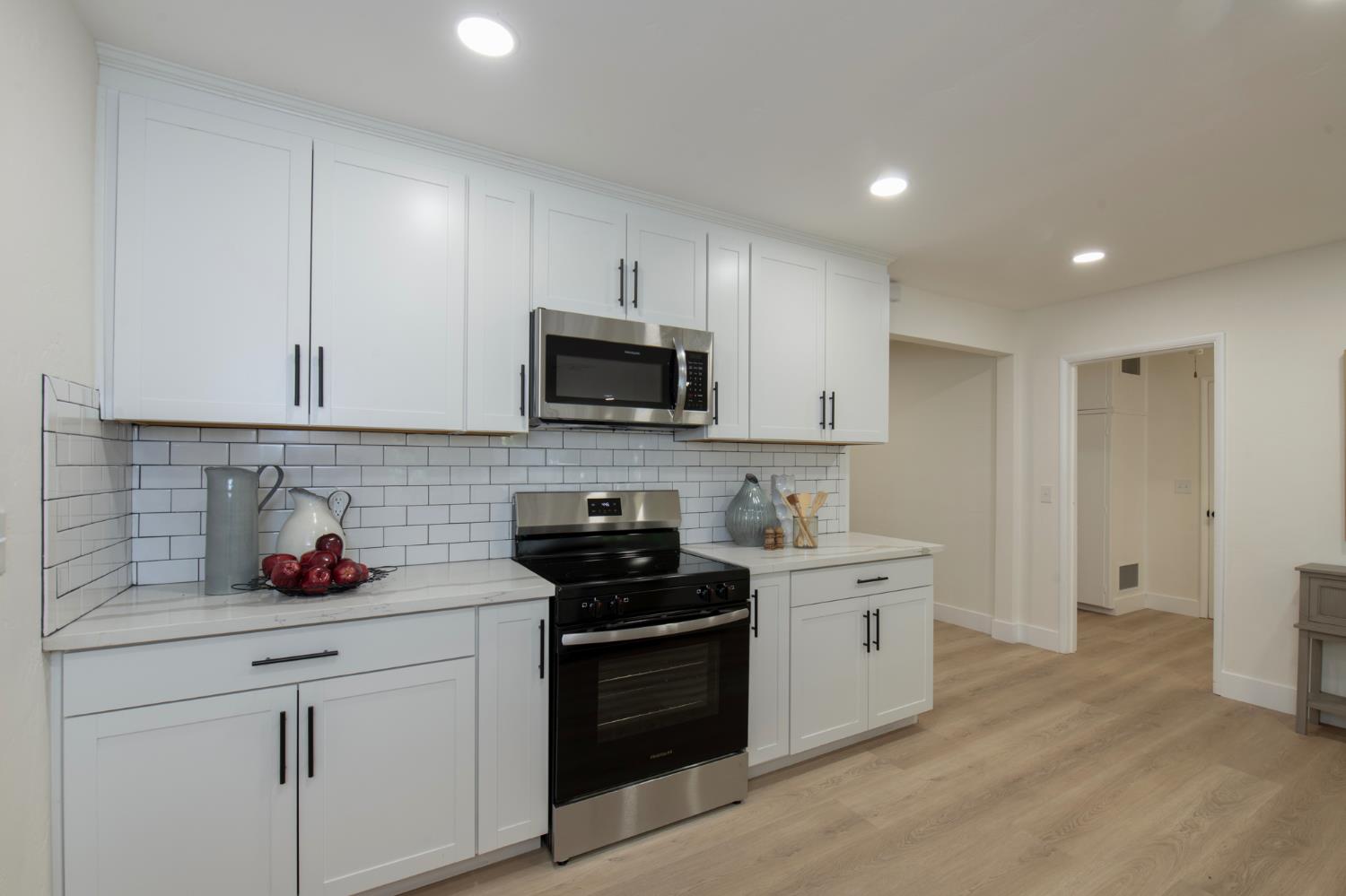 5494 E Dakota Ave, Fresno, CA 93727