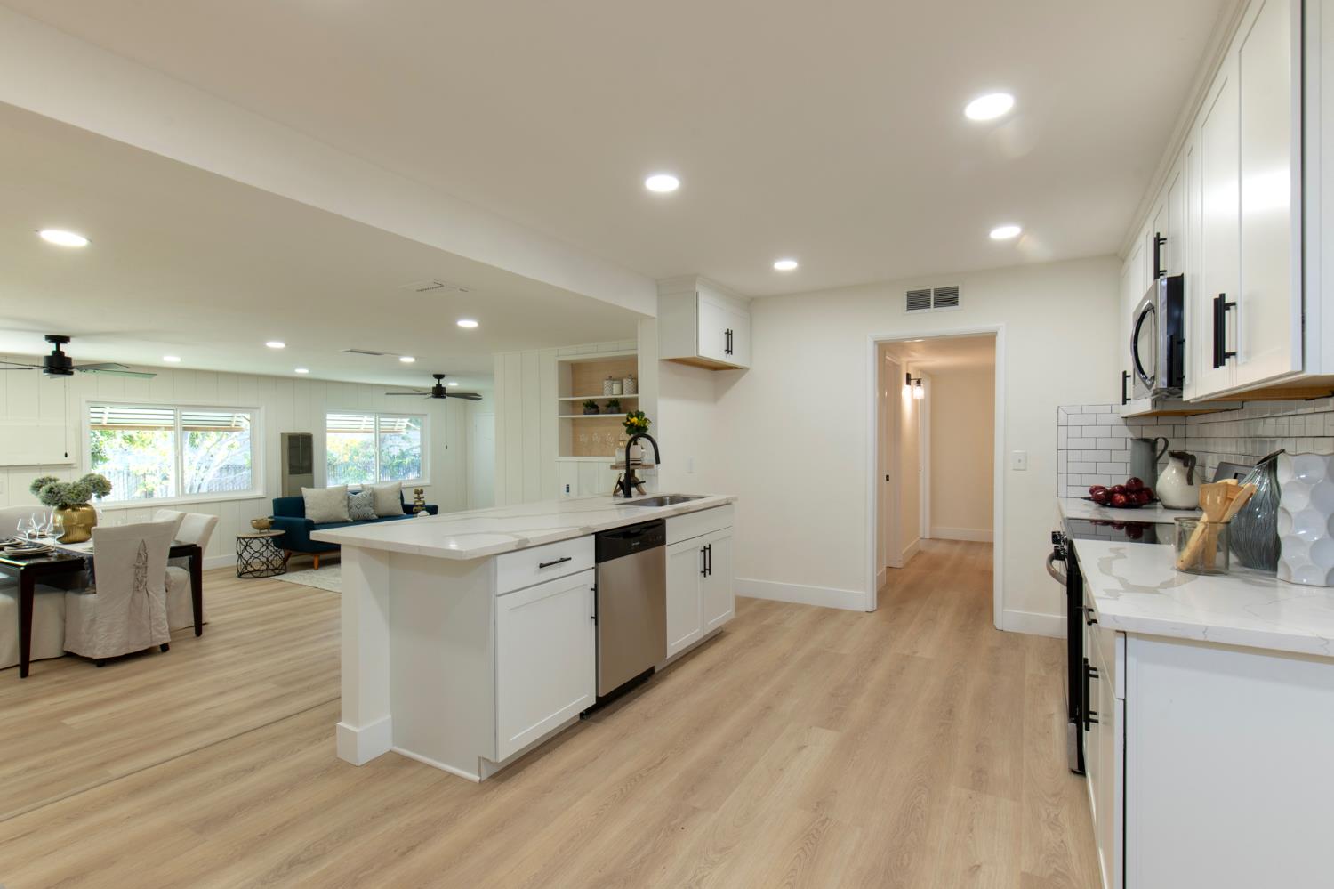 5494 E Dakota Ave, Fresno, CA 93727