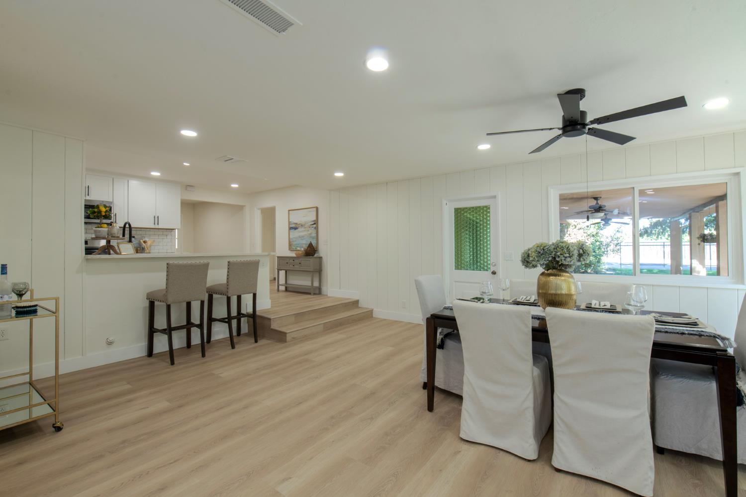 5494 E Dakota Ave, Fresno, CA 93727