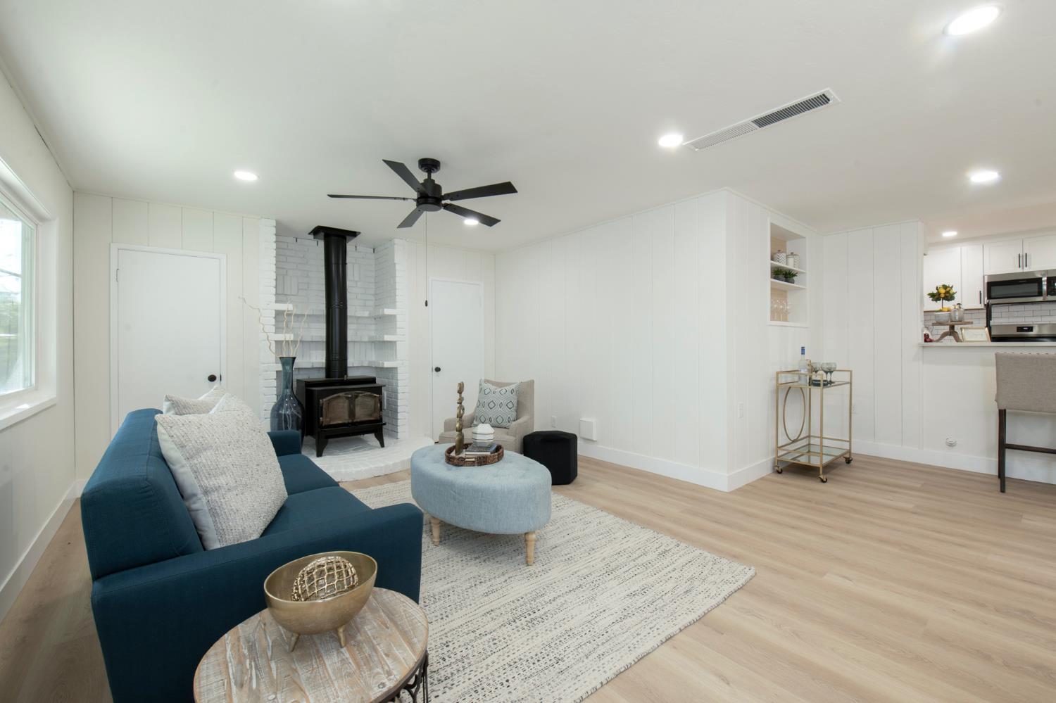 5494 E Dakota Ave, Fresno, CA 93727