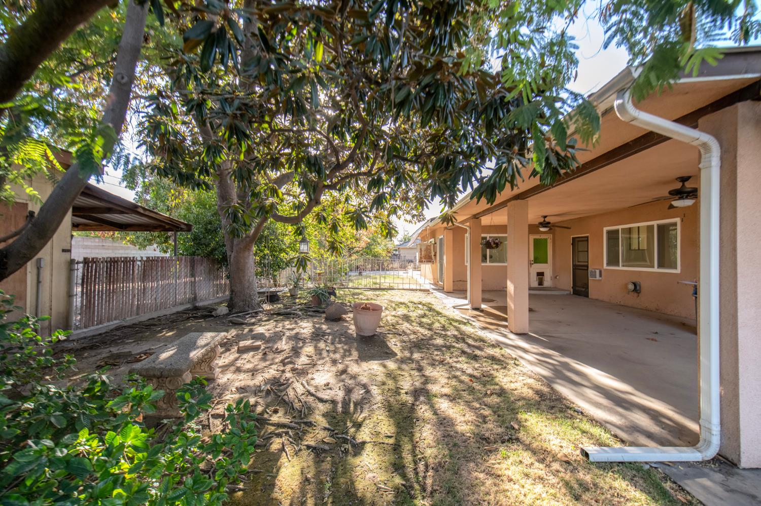 5494 E Dakota Ave, Fresno, CA 93727