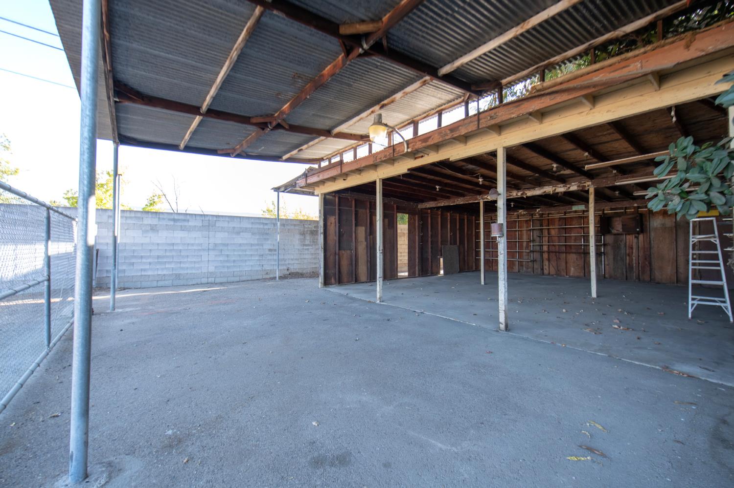 5494 E Dakota Ave, Fresno, CA 93727