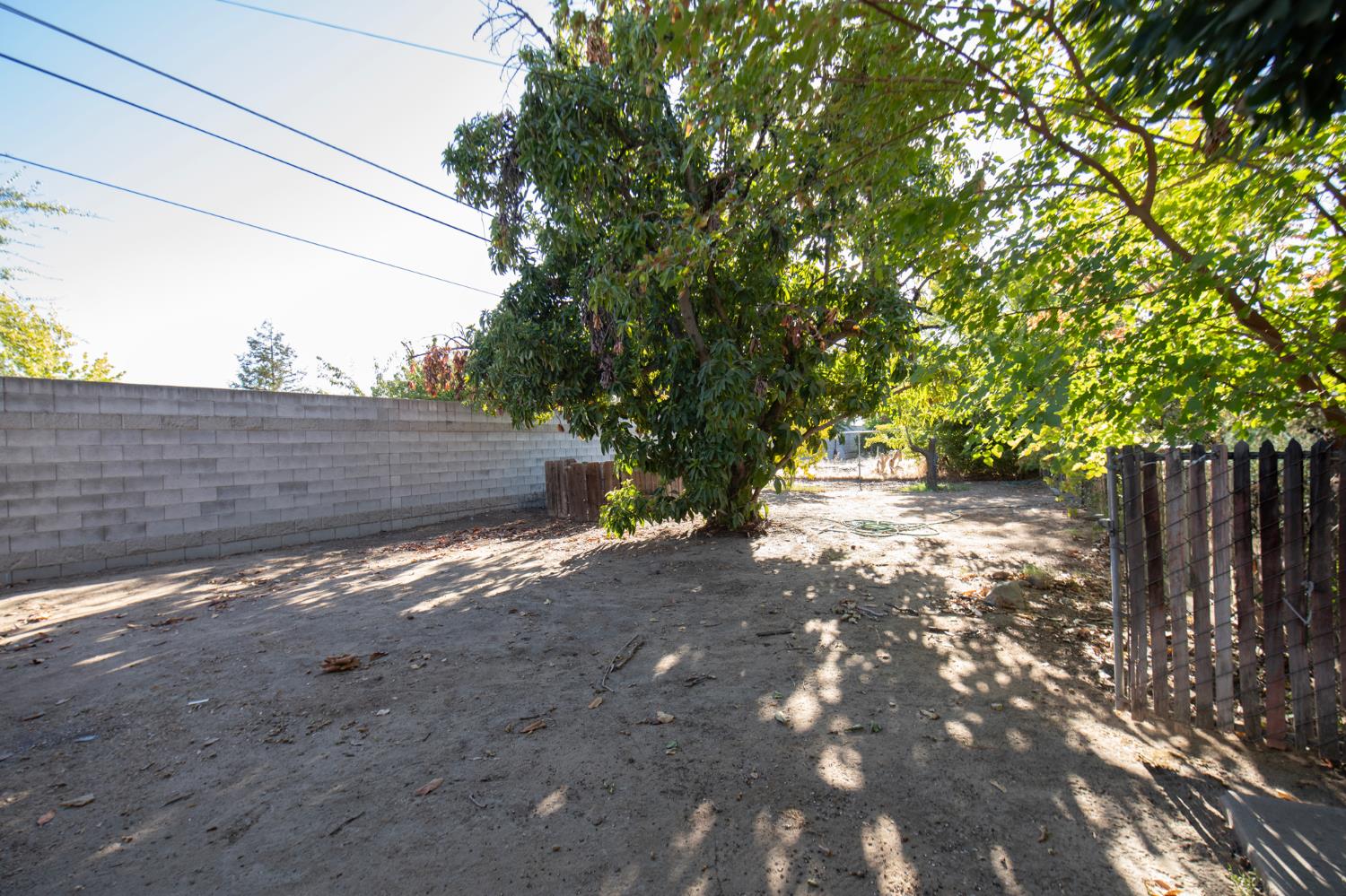 5494 E Dakota Ave, Fresno, CA 93727